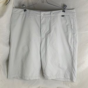 Travis Matthew Mens off white shorts. 34